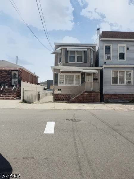 105 Mcadoo Ave Property Photo 1