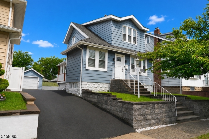 17 Prospect St Property Photo 1