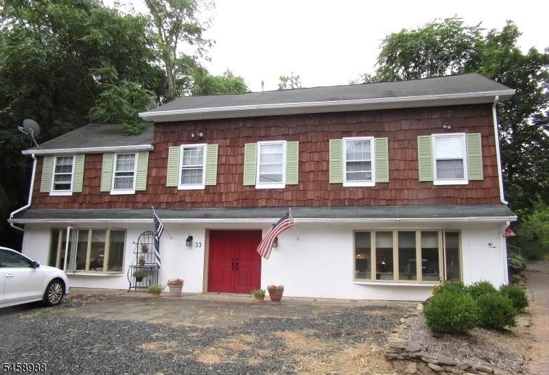 33 N River St Property Photo 1
