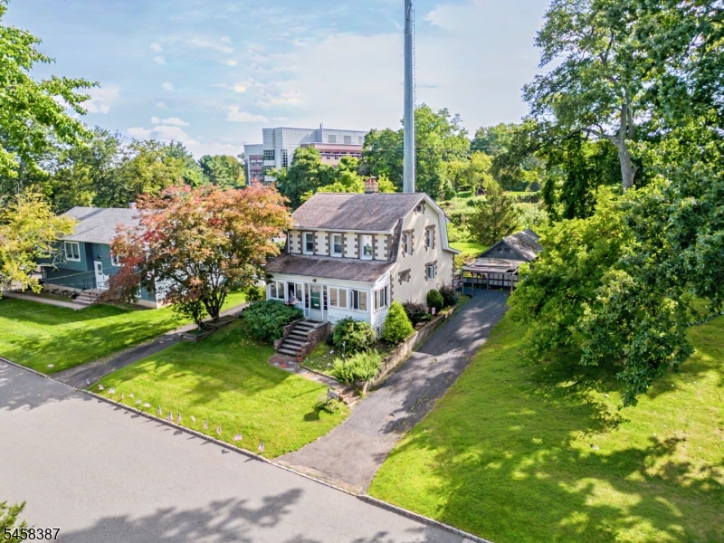 137 Mckinley Ave Property Photo 3