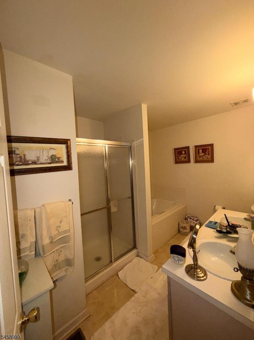 121 Threadleaf Ter Property Photo 2