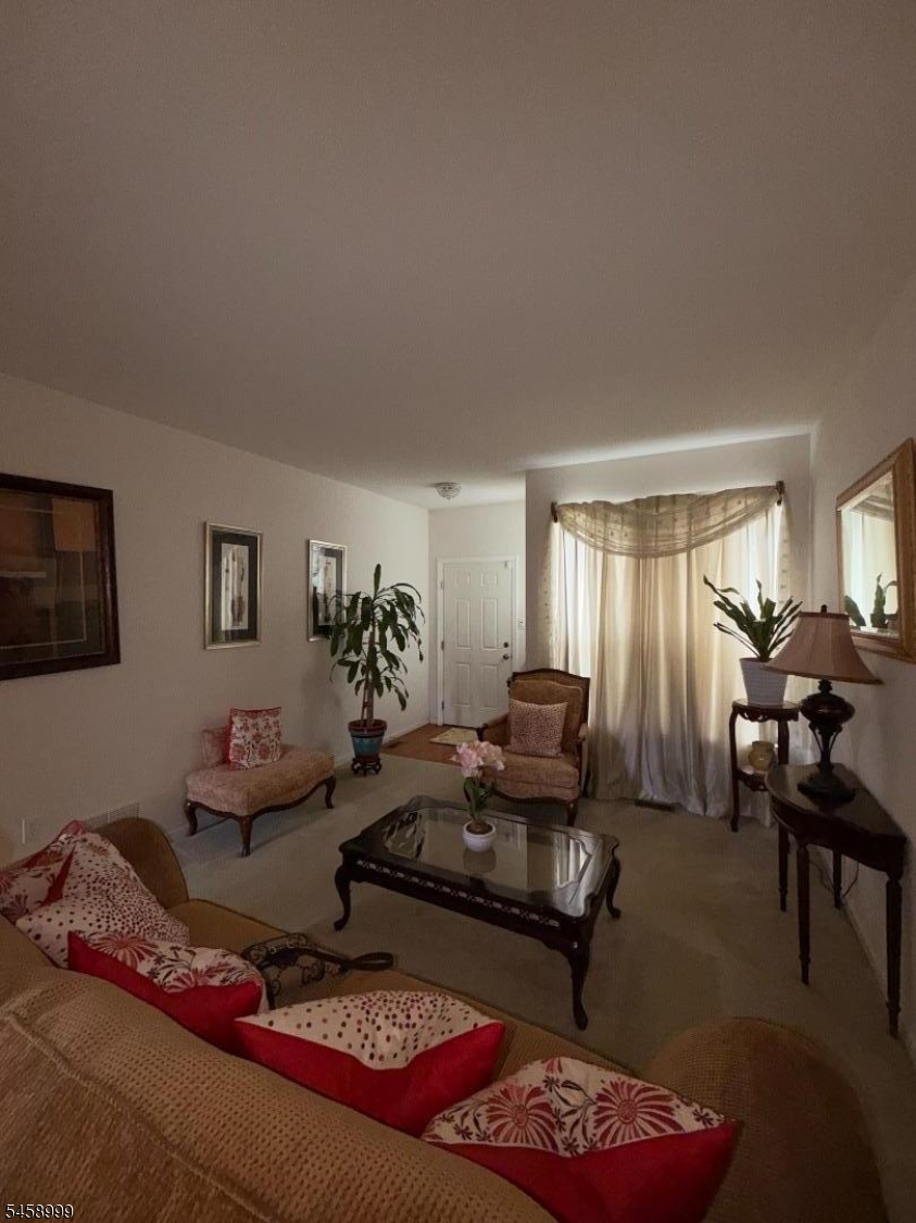 121 Threadleaf Ter Property Photo 4