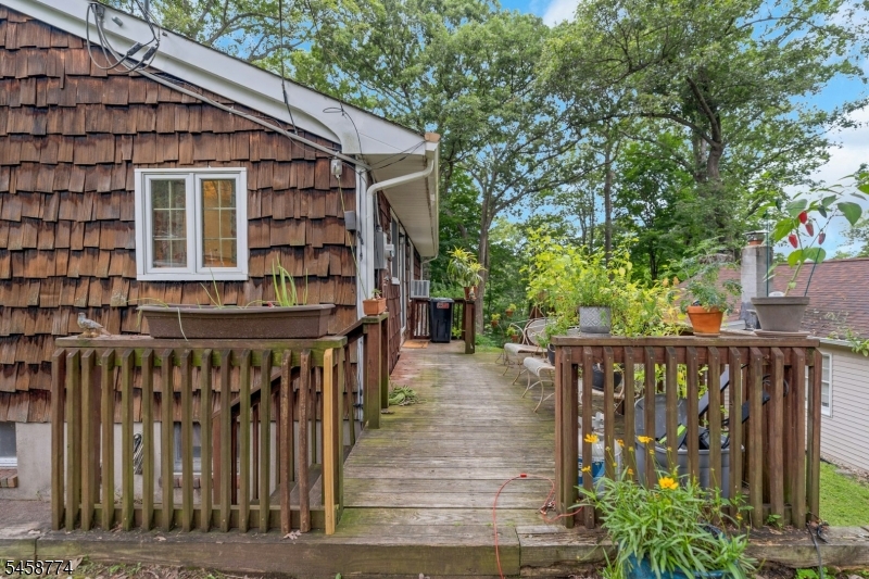 15 Hillside Rd Property Photo 8