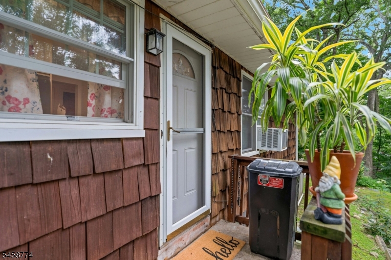 15 Hillside Rd Property Photo 9