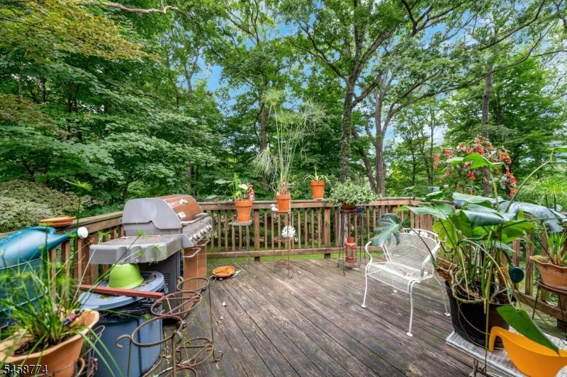 15 Hillside Rd Property Photo 14
