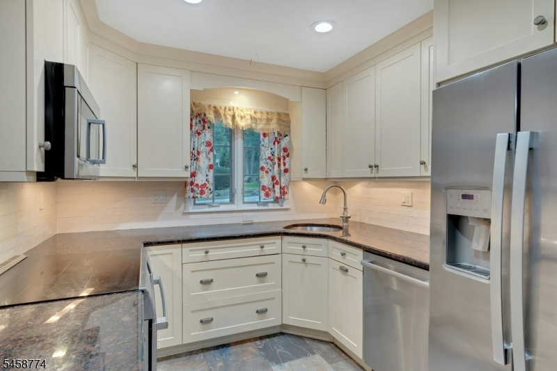 15 Hillside Rd Property Photo 22