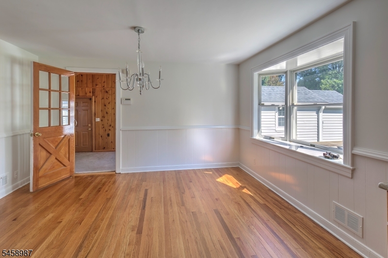 25 Fairview Dr E Property Photo 11