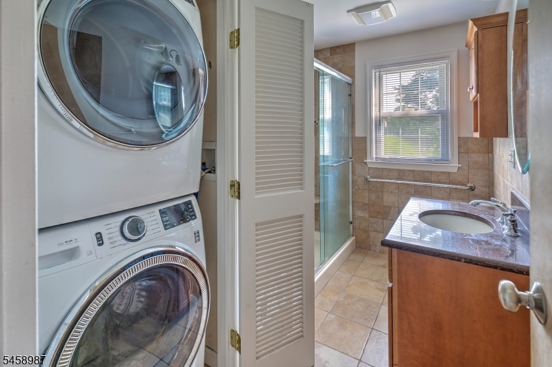 25 Fairview Dr E Property Photo 15