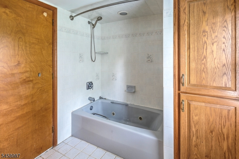 25 Fairview Dr E Property Photo 22