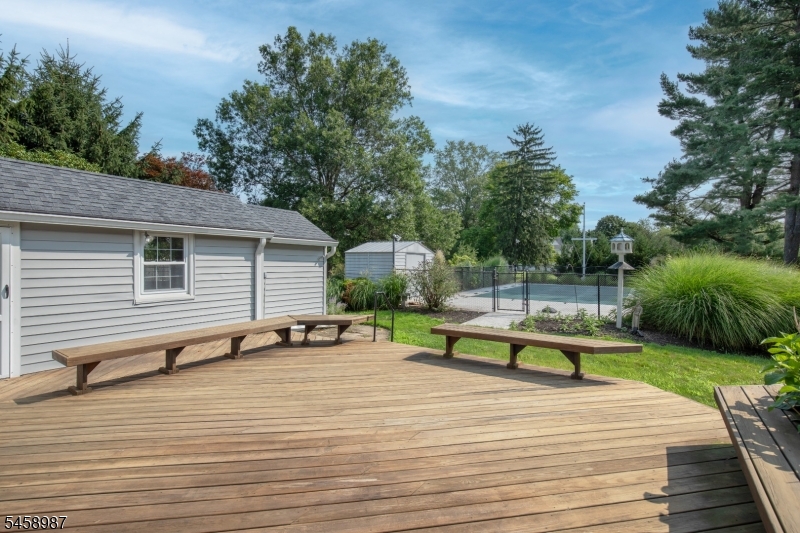 25 Fairview Dr E Property Photo 27