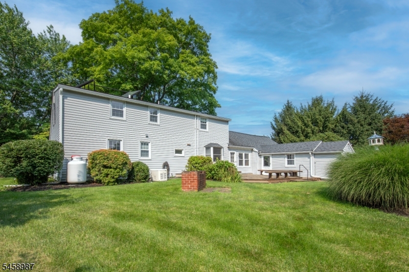 25 Fairview Dr E Property Photo 31