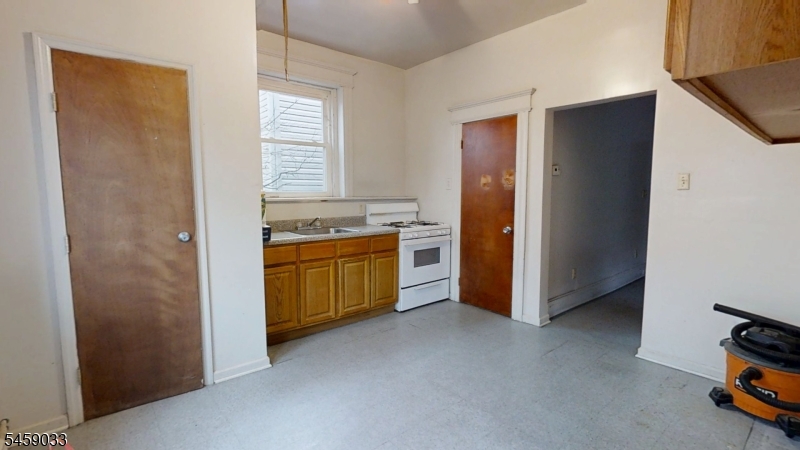 504 Springfield Ave Property Photo 13