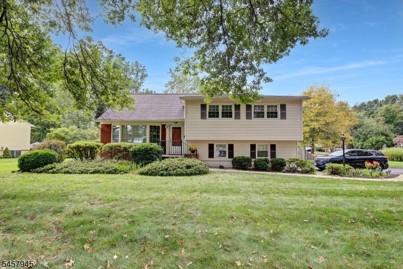 32 Gordon Pl Property Photo 1
