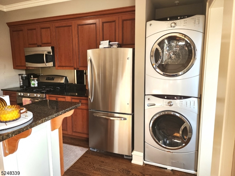 12 Elm St 2b Property Photo 8