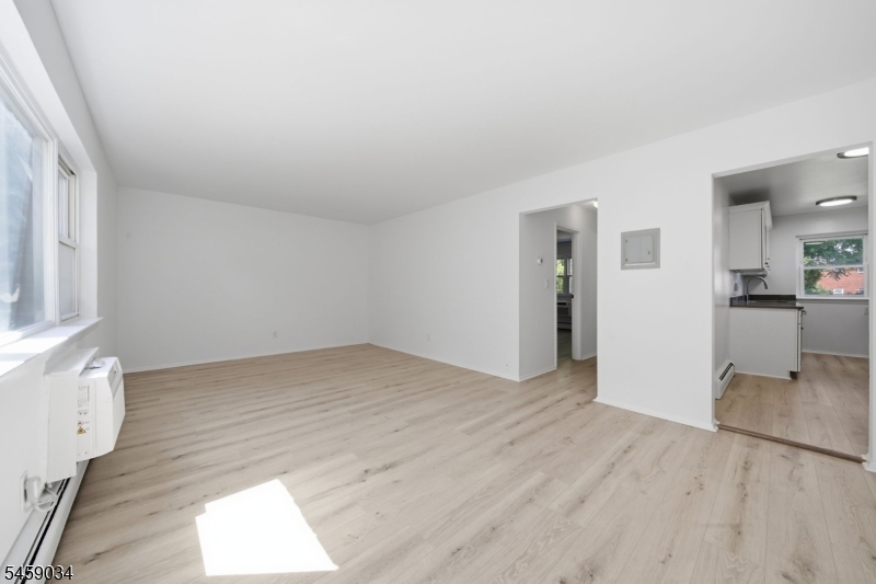 125 Regency Park 125 Property Photo 3
