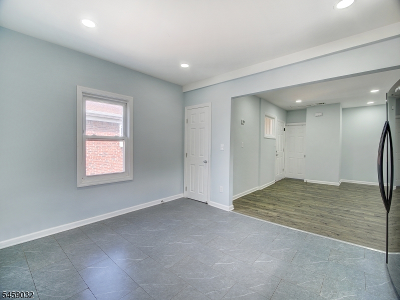27 Honiss St 2 Property Photo 14