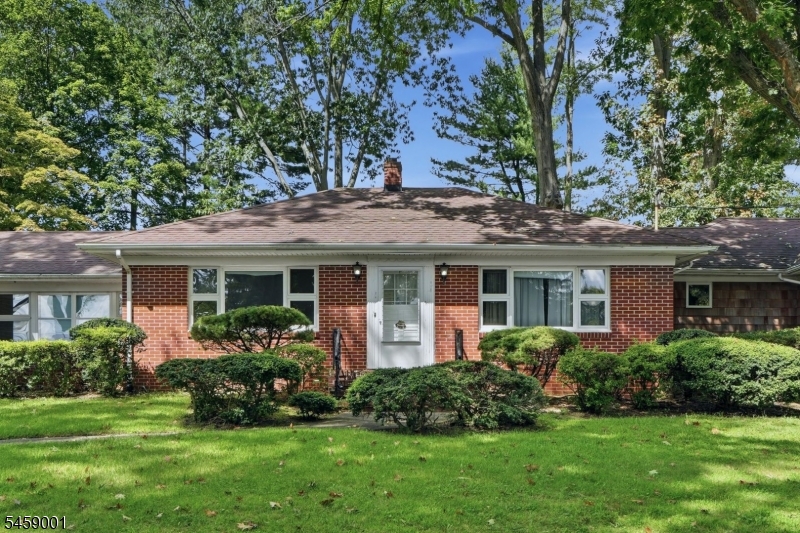 23 Glendale Dr Property Photo 3