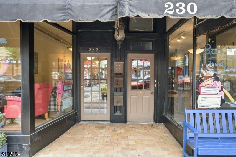 228 Main Street Property Photo 6