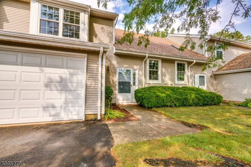 130 Winchester Way Property Photo 2
