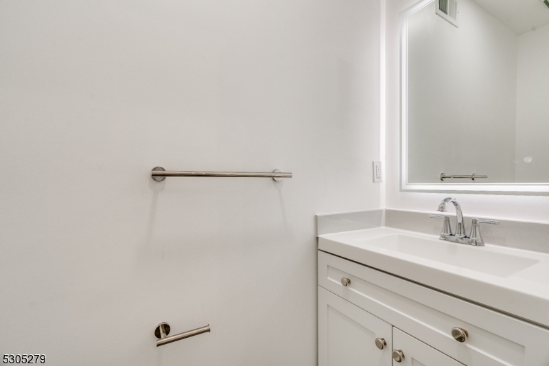 130 Winchester Way Property Photo 8