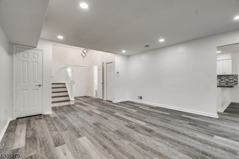 130 Winchester Way Property Photo 12
