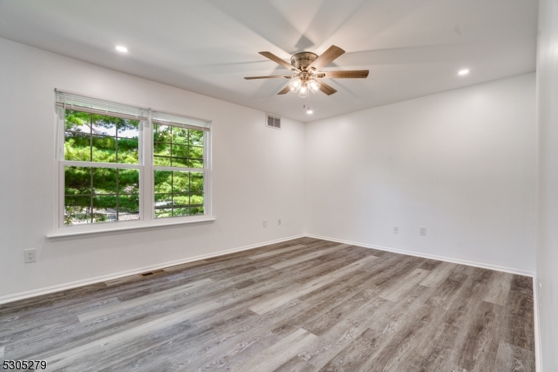 130 Winchester Way Property Photo 26