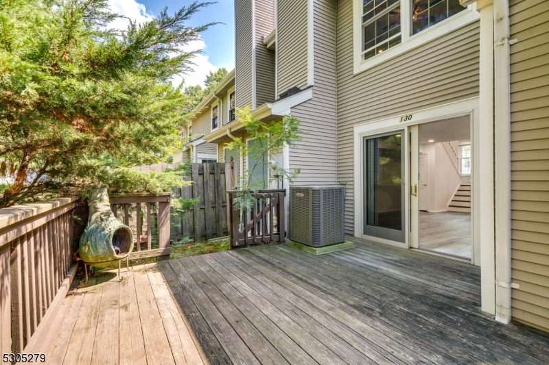 130 Winchester Way Property Photo 37