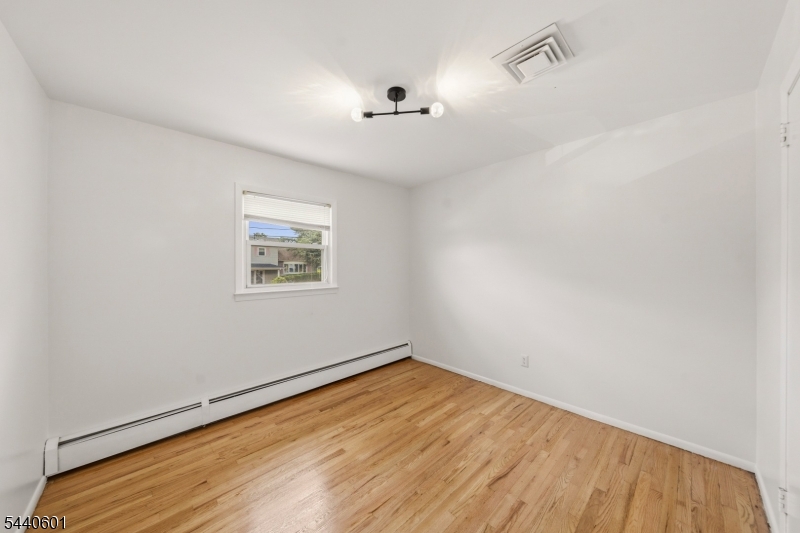 2037 Tampa Ter Property Photo 17