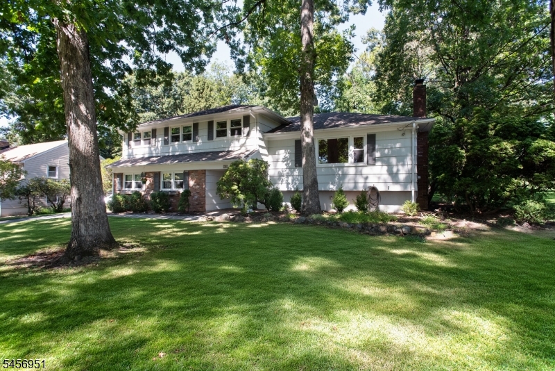 35 Rock Road West Property Photo 1