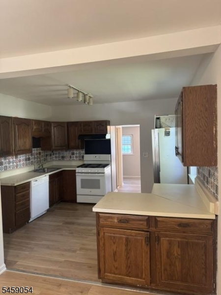 76 S Lincoln Ave Property Photo 3