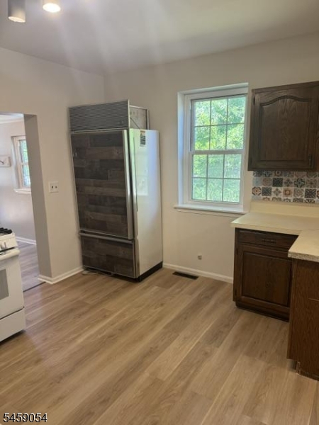 76 S Lincoln Ave Property Photo 4
