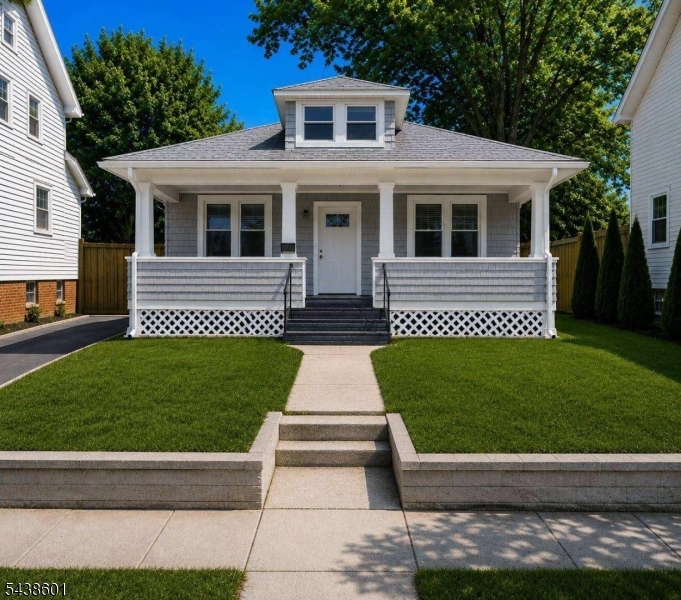 425 Mercer Ave Property Photo 1