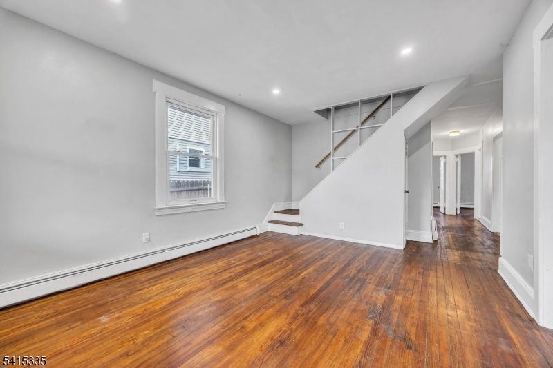 425 Mercer Ave Property Photo 13
