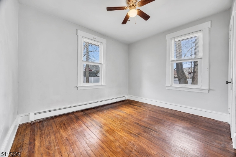 425 Mercer Ave Property Photo 16