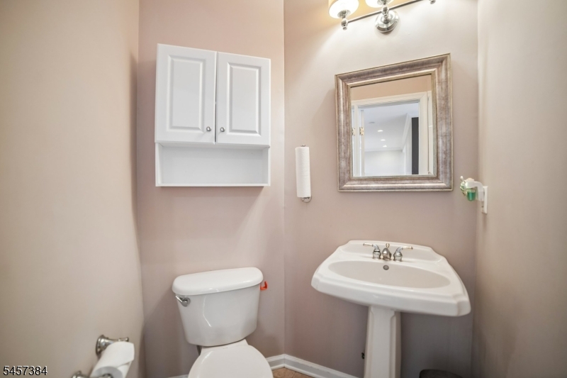 147 Arrowgate Dr Property Photo 17