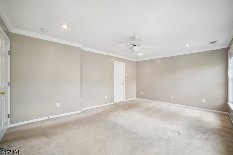 147 Arrowgate Dr Property Photo 19