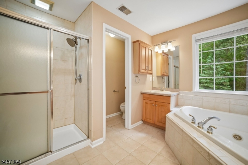 147 Arrowgate Dr Property Photo 24