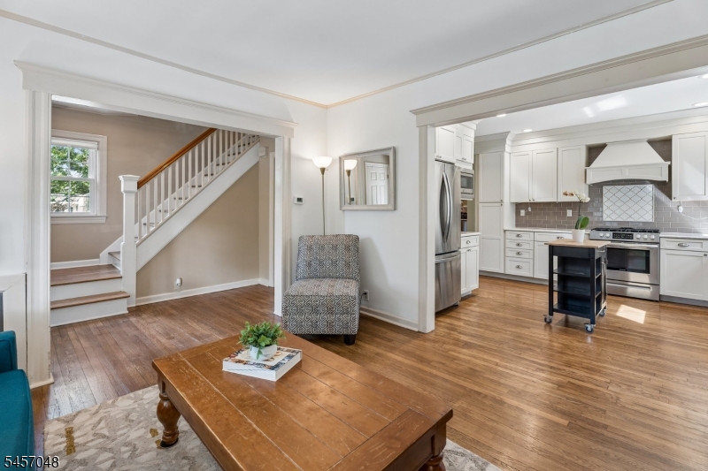 46 N Hillside Ave Property Photo 4