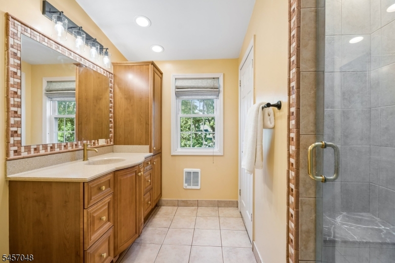 46 N Hillside Ave Property Photo 15