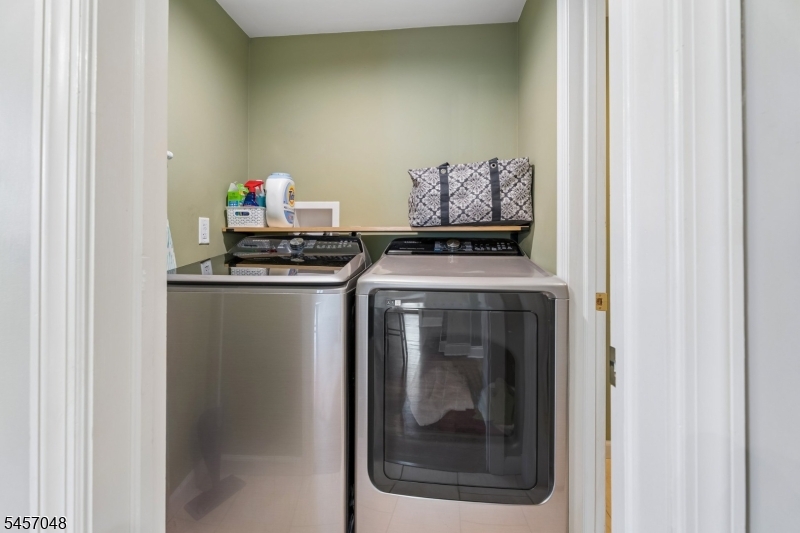 46 N Hillside Ave Property Photo 23