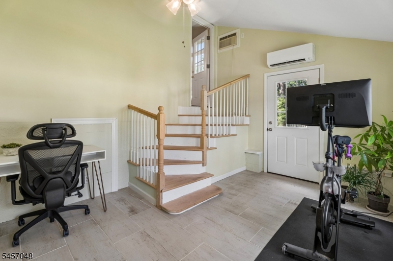 46 N Hillside Ave Property Photo 25