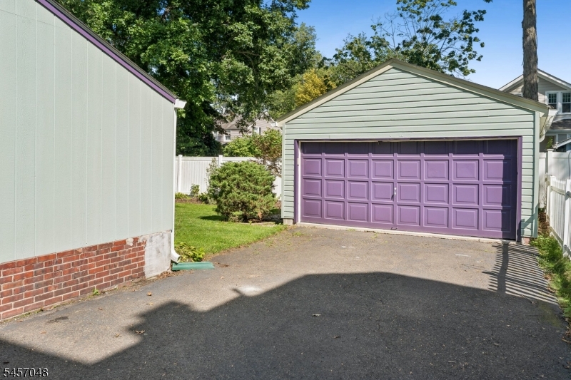 46 N Hillside Ave Property Photo 31