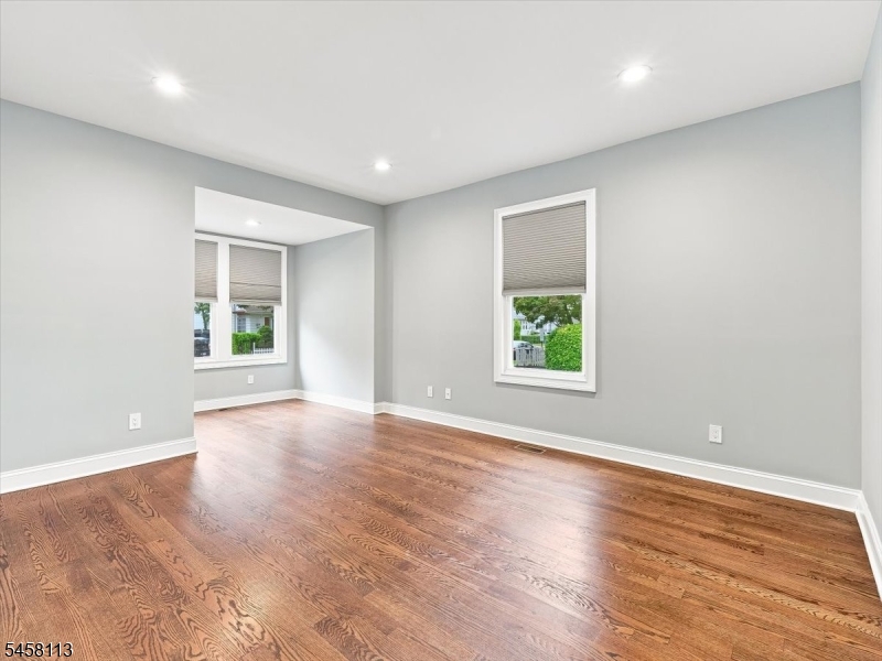 44 Clinton St Property Photo 2