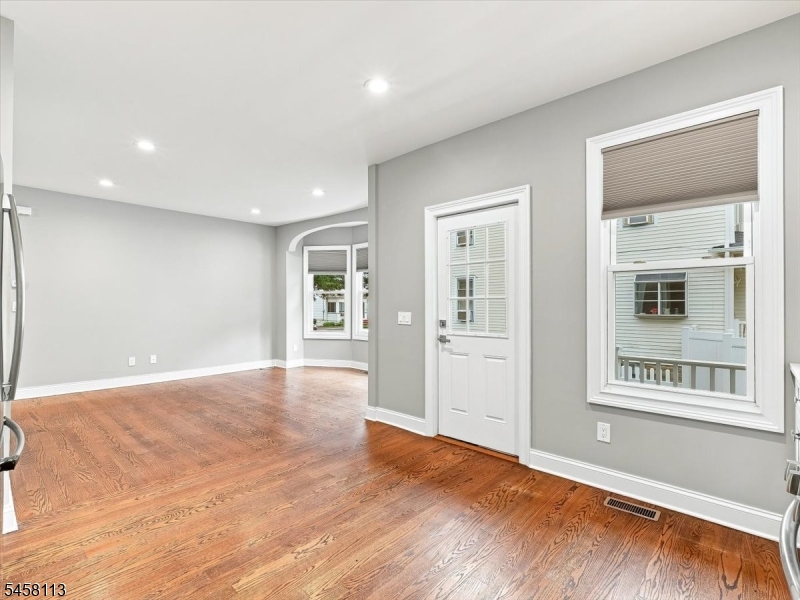 44 Clinton St Property Photo 19