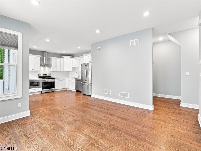 44 Clinton St Property Photo 22