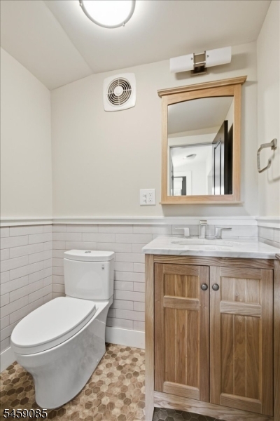 15 Main St Property Photo 11