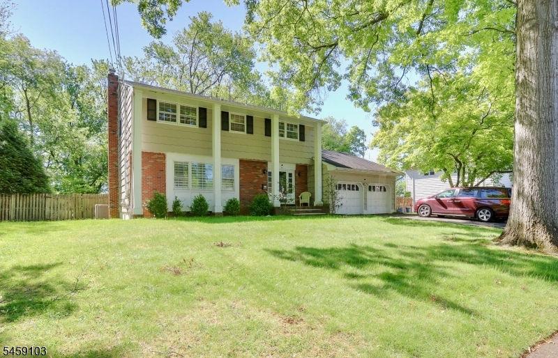 93 Summit Ct Property Photo 1