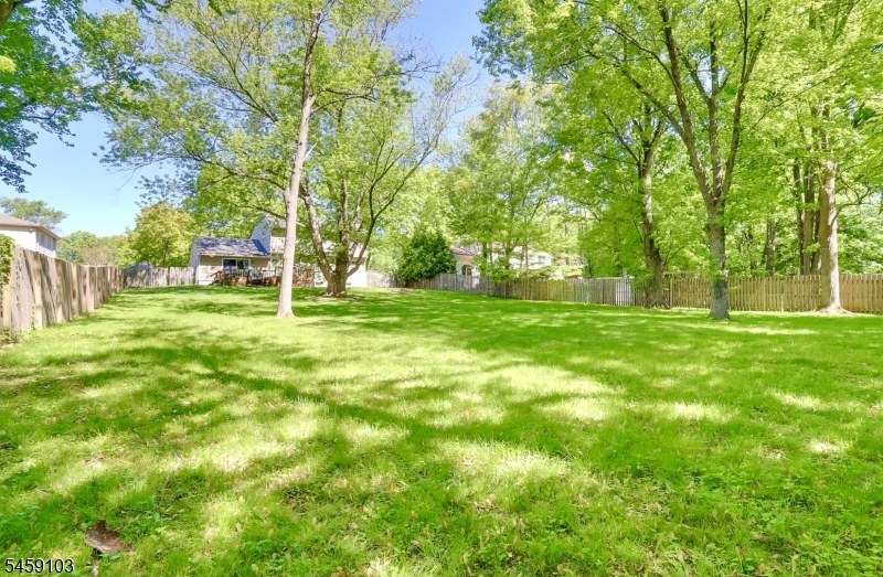 93 Summit Ct Property Photo 28