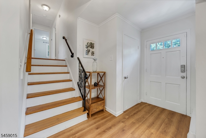 9 Edgewood Ave Property Photo 7