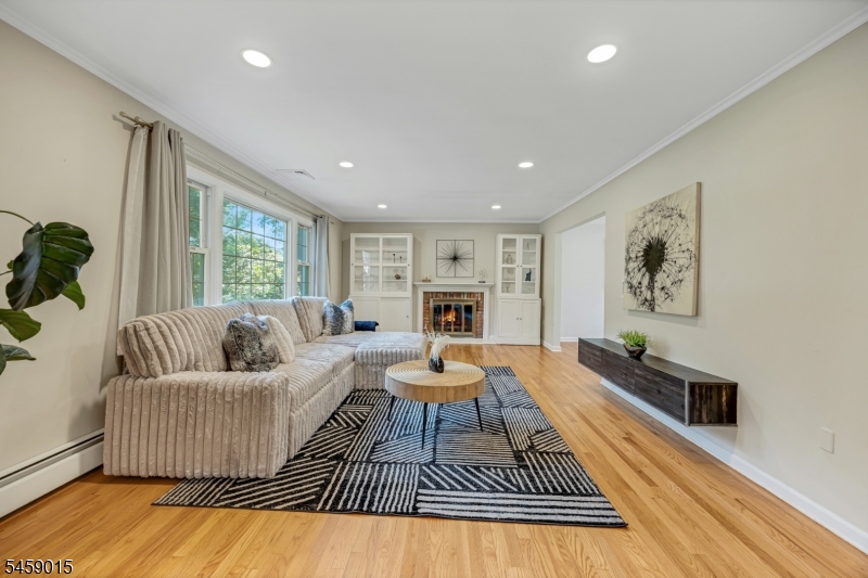 9 Edgewood Ave Property Photo 8